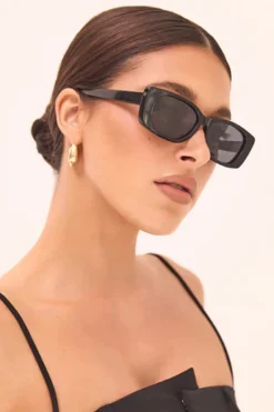 New The Hepburn Black/Smoke Women Sunglasses